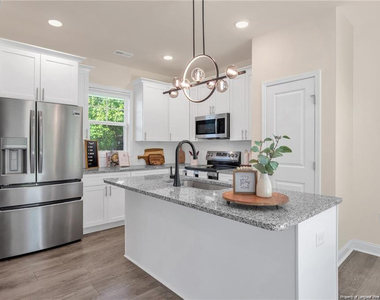 501 Randolph Avenue - Photo Thumbnail 5