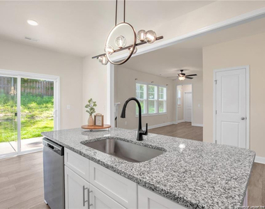 501 Randolph Avenue - Photo Thumbnail 8