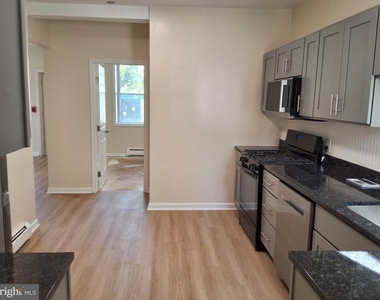 402 E Orange Street - Photo Thumbnail 2