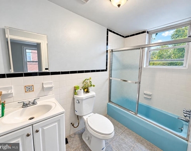 912 Ridge Avenue - Photo Thumbnail 5