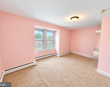 912 Ridge Avenue - Photo Thumbnail 6