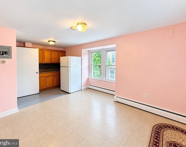 912 Ridge Avenue - Photo Thumbnail 3
