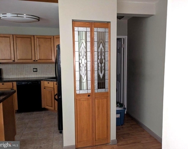 100 E Glenolden Avenue - Photo Thumbnail 6