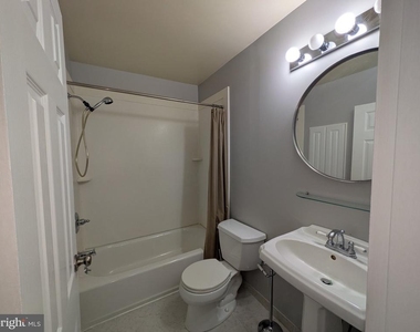 100 E Glenolden Avenue - Photo Thumbnail 13