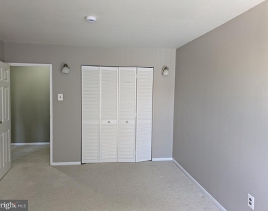 100 E Glenolden Avenue - Photo Thumbnail 12