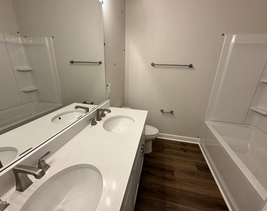 202 Solaire Alley - Photo Thumbnail 17