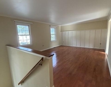 917 Chowning Drive - Photo Thumbnail 3