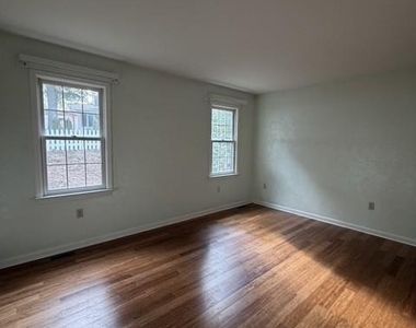 917 Chowning Drive - Photo Thumbnail 6