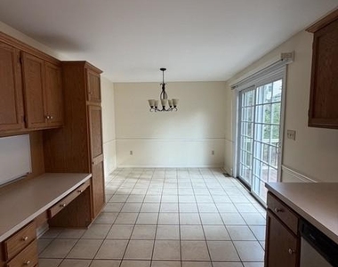 917 Chowning Drive - Photo Thumbnail 5
