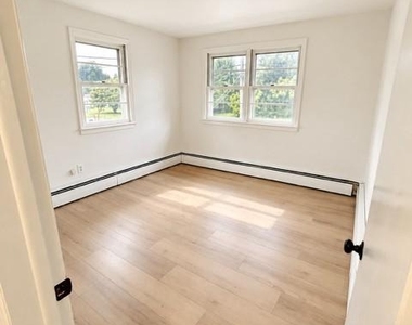 554 W Boot Road - Photo Thumbnail 9