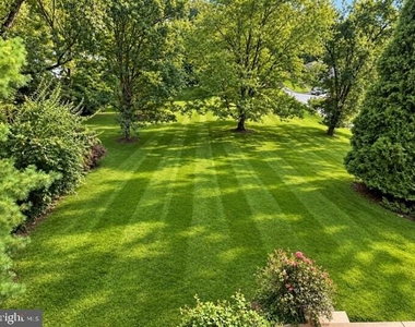 554 W Boot Road - Photo Thumbnail 17