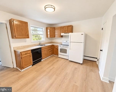 554 W Boot Road - Photo Thumbnail 5