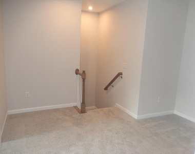 817 Oak Center Drive - Photo Thumbnail 25