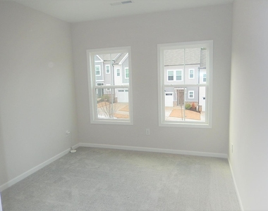 817 Oak Center Drive - Photo Thumbnail 21