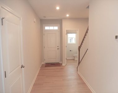 817 Oak Center Drive - Photo Thumbnail 12