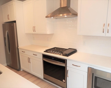 817 Oak Center Drive - Photo Thumbnail 9