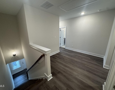 623 Marshskip Way - Photo Thumbnail 11
