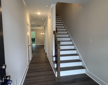 623 Marshskip Way - Photo Thumbnail 2