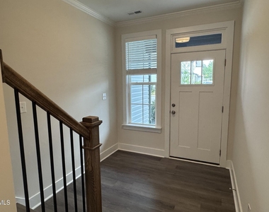 623 Marshskip Way - Photo Thumbnail 3