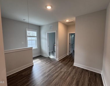 621 Marshskip Way - Photo Thumbnail 14