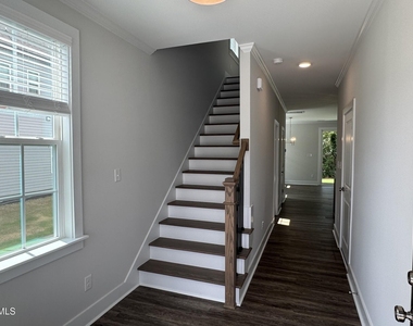 621 Marshskip Way - Photo Thumbnail 2