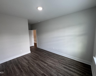 621 Marshskip Way - Photo Thumbnail 23