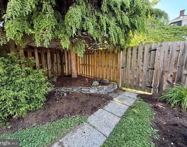 1557 Dauphin Avenue - Photo Thumbnail 31