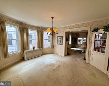 1557 Dauphin Avenue - Photo Thumbnail 7