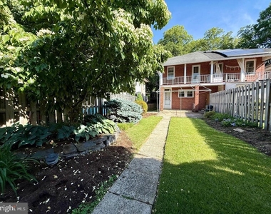 1557 Dauphin Avenue - Photo Thumbnail 2