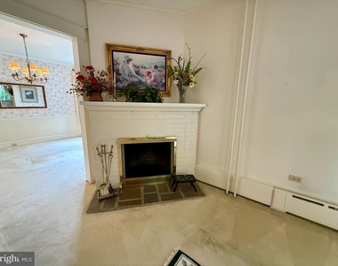 1557 Dauphin Avenue - Photo Thumbnail 5