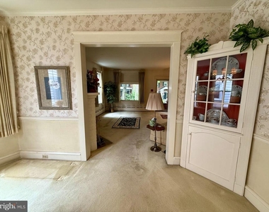 1557 Dauphin Avenue - Photo Thumbnail 9