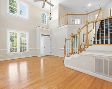 105 Halpen Drive - Photo Thumbnail 4