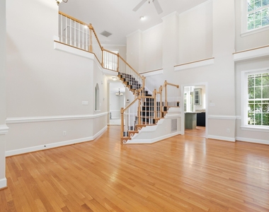105 Halpen Drive - Photo Thumbnail 3