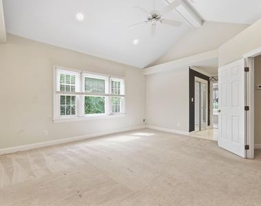 105 Halpen Drive - Photo Thumbnail 19