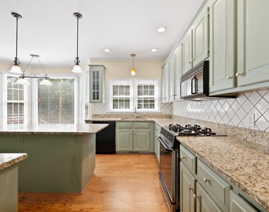 105 Halpen Drive - Photo Thumbnail 5