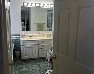 172 Fountayne Lane - Photo Thumbnail 14