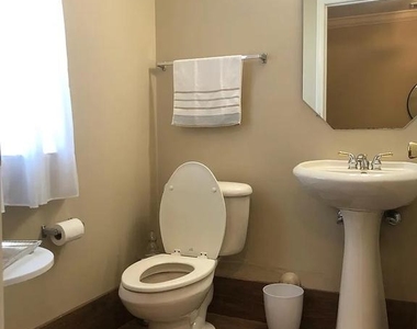 172 Fountayne Lane - Photo Thumbnail 8