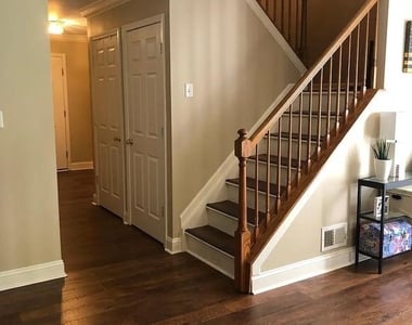 172 Fountayne Lane - Photo Thumbnail 9