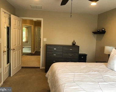 172 Fountayne Lane - Photo Thumbnail 12
