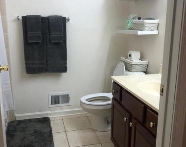 172 Fountayne Lane - Photo Thumbnail 18