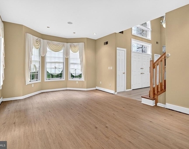 15 Scenic Drive - Photo Thumbnail 6