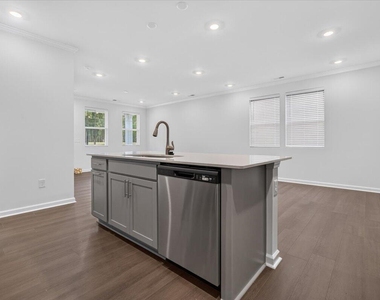 210 Redford Place Drive - Photo Thumbnail 8