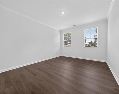 210 Redford Place Drive - Photo Thumbnail 16