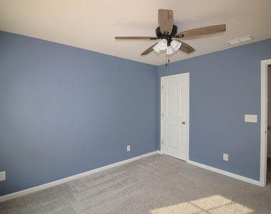 1504 Glacier Drive - Photo Thumbnail 14
