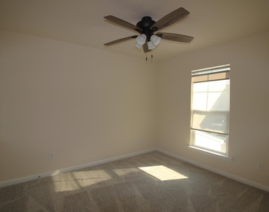 1504 Glacier Drive - Photo Thumbnail 15
