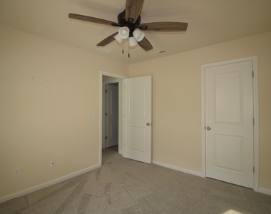 1504 Glacier Drive - Photo Thumbnail 16