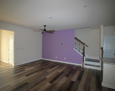 1504 Glacier Drive - Photo Thumbnail 3