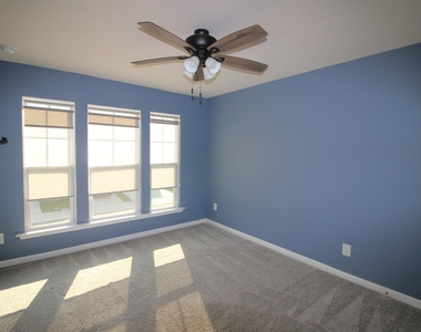 1504 Glacier Drive - Photo Thumbnail 13