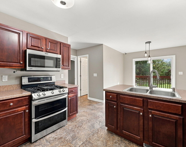 570 Buchanan Road - Photo Thumbnail 3
