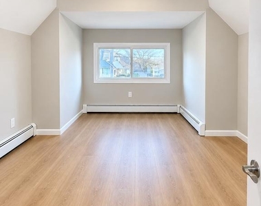 814a Hessian Avenue - Photo Thumbnail 5